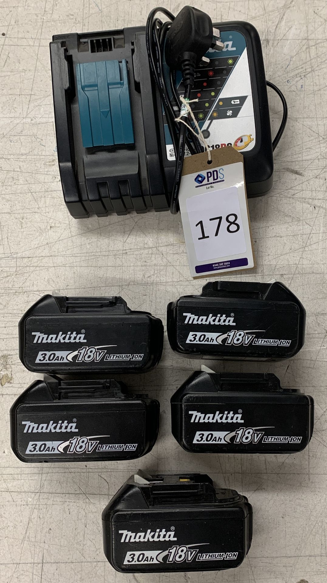 Makita Dc18rc Charger & Five Makita 3.0ah Batteries (Located Norwich – See General Notes for Viewing
