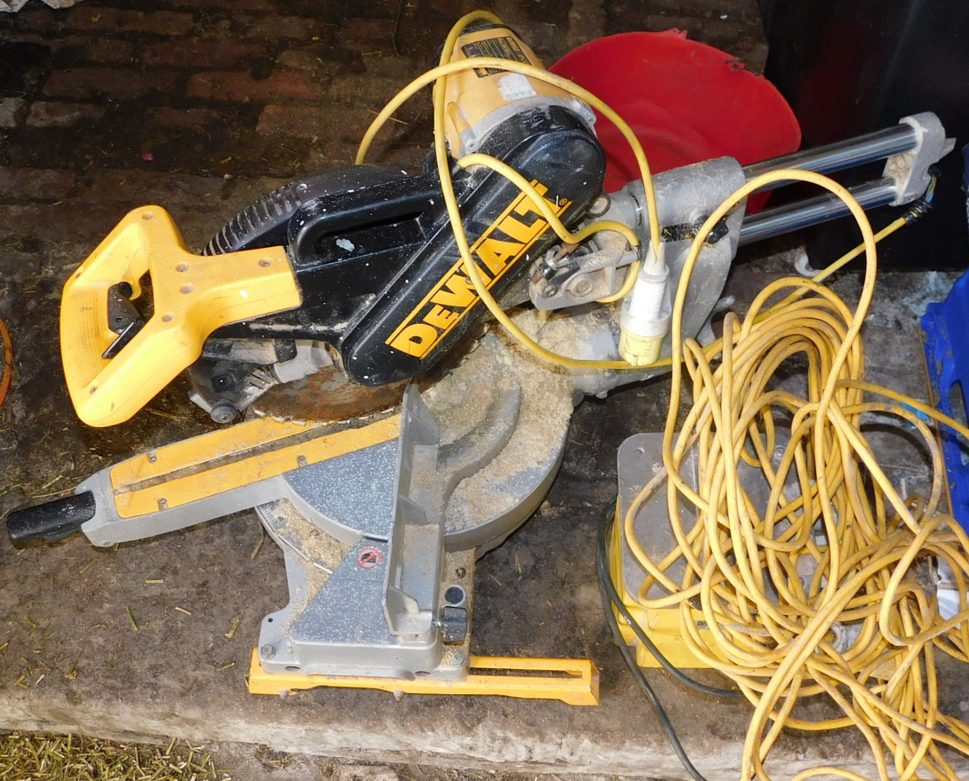 DeWalt DW708 Circular Saw (Located Oldham – See General Notes for Viewing & Collection Details)