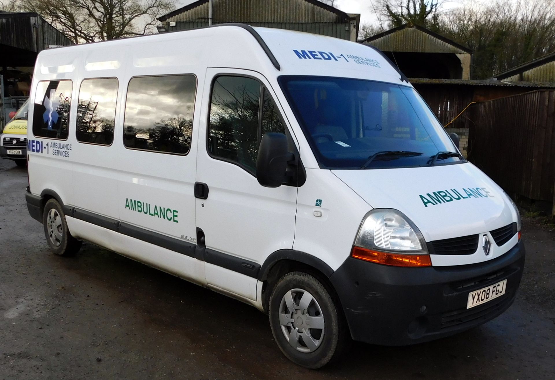 Renault Master LWB, LM35dCi 100 Medium Roof MPV, Registration YX08 FGJ. First Registered 14th