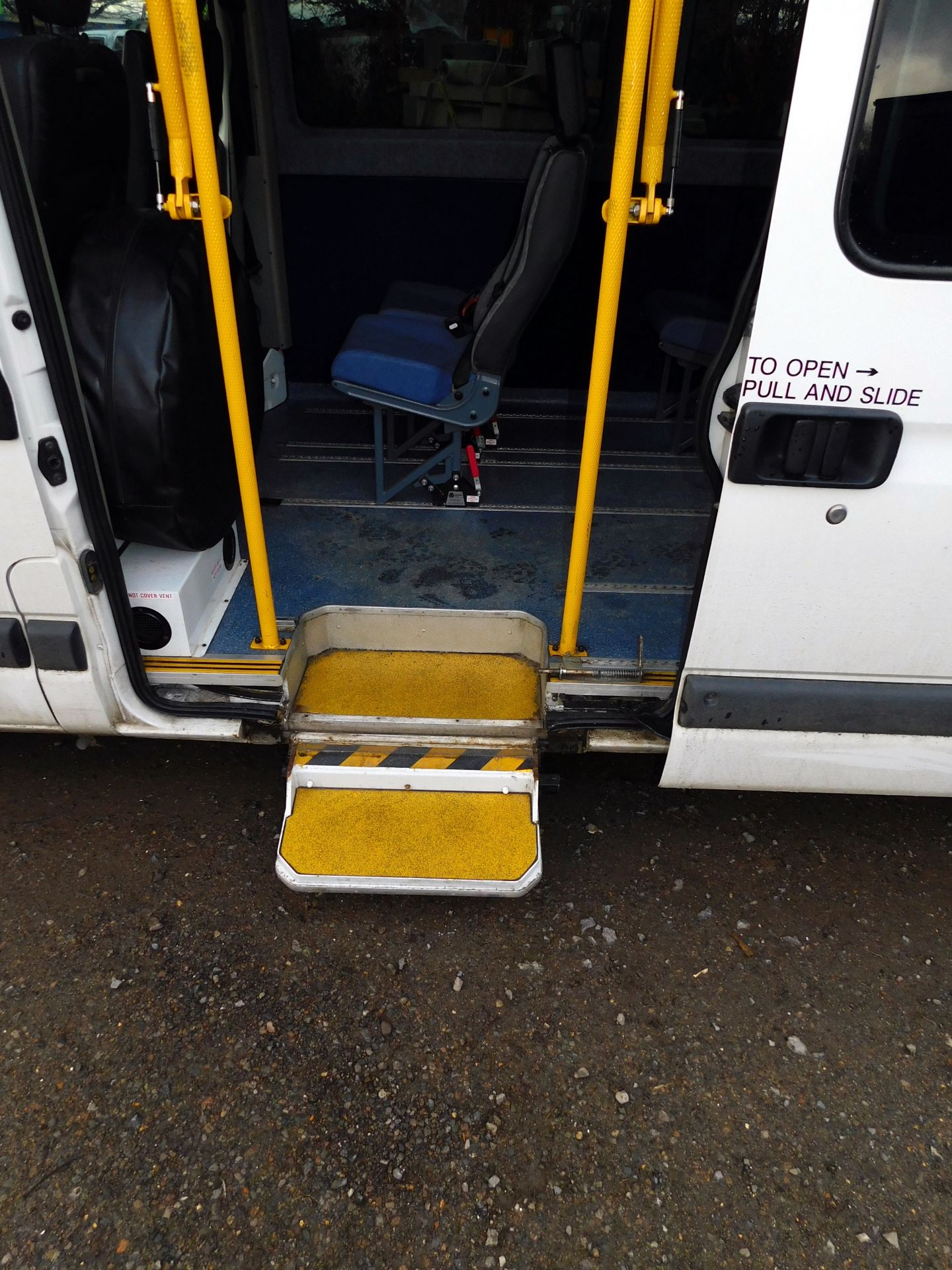 Renault Master LWB, LM35dCi 100 Medium Roof MPV, Registration YX08 FGJ. First Registered 14th - Image 12 of 21