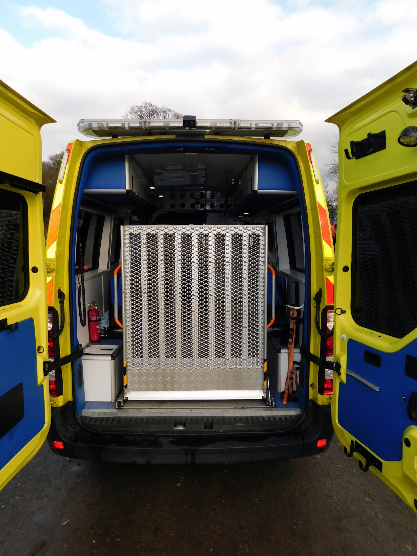 Renault Master LWB FWD LM35dCi 125 Business+ Medium Roof BARI HDU, Registration LJ15 MHK, First - Image 19 of 21