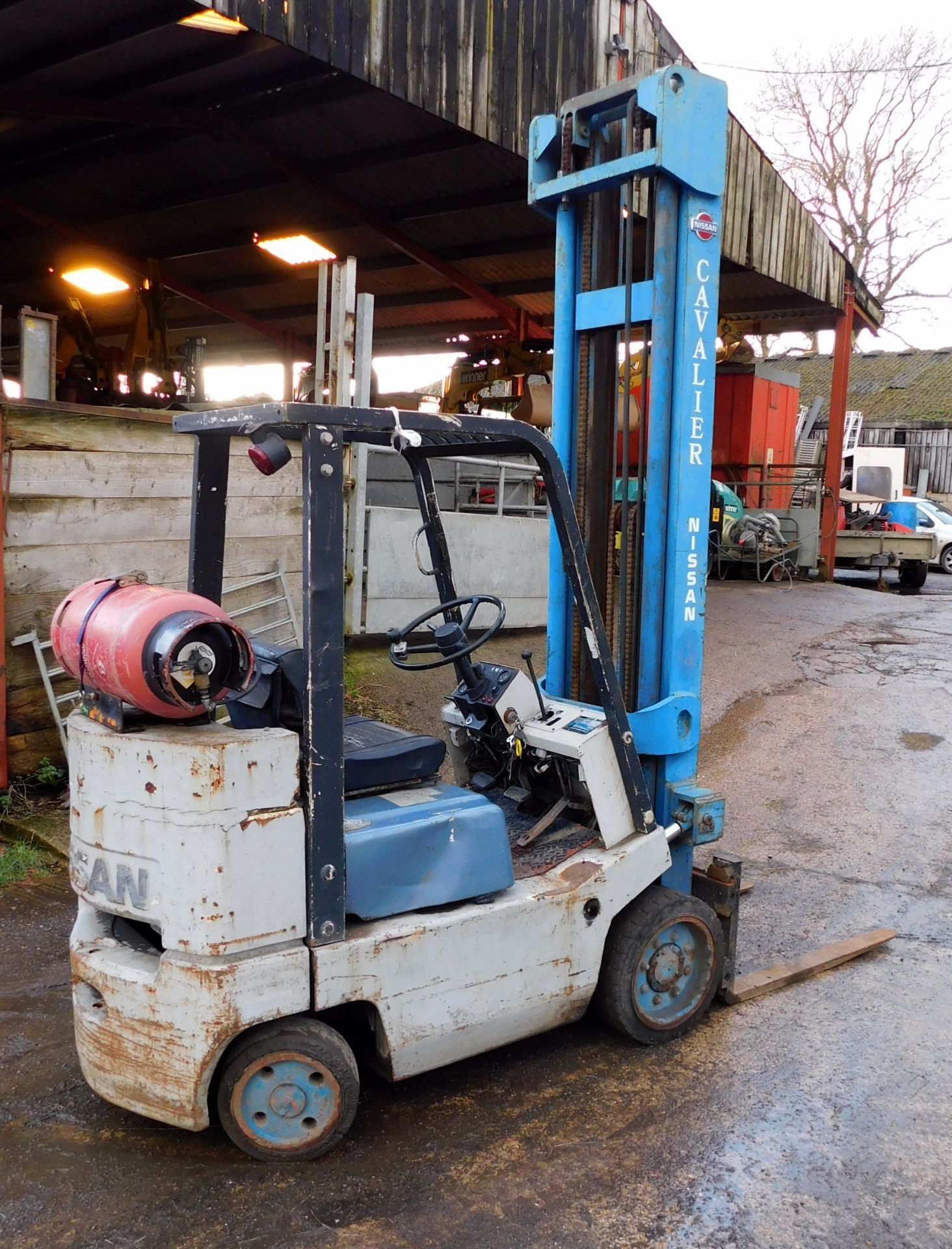 Nissan CPF02 Forklift with Extra High 7m Triple Extension Mast LPG Forklift 2,000kg (Gas Bottle