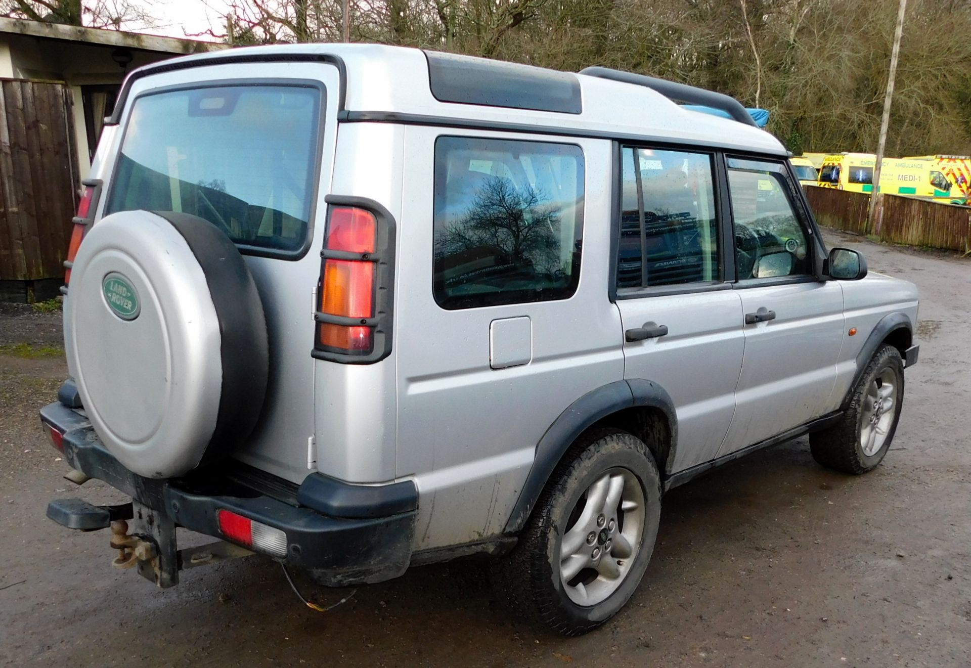 Land Rover Discovery, 2.5L Td5 ES Premium 7 Seat 5dr, Automatic, Registration BW53 OCV, First - Image 4 of 15