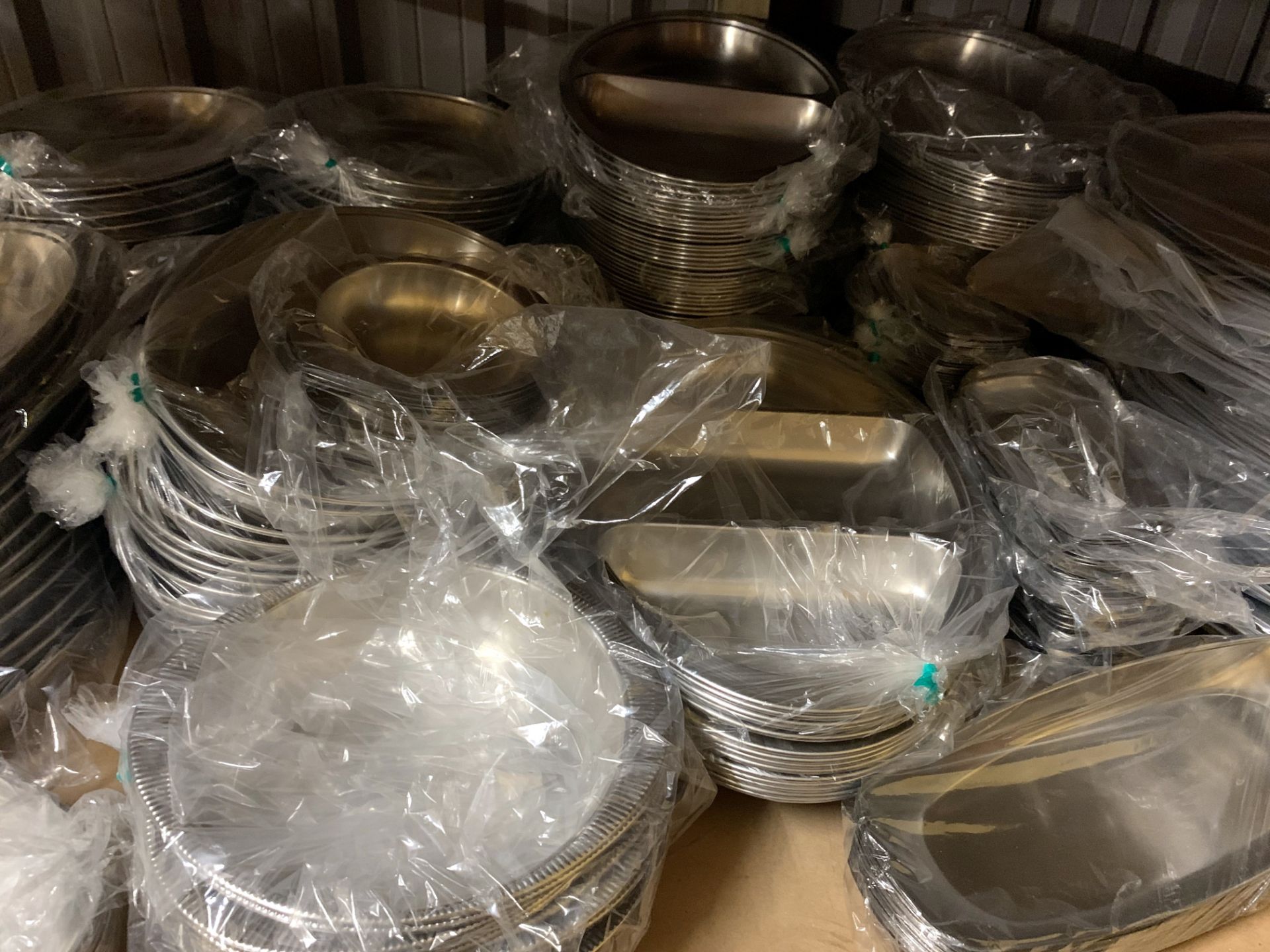 Large Quantity of Serving Dishes, Platters etc.. (Located Elstree – See General Notes For Details) - Image 2 of 4