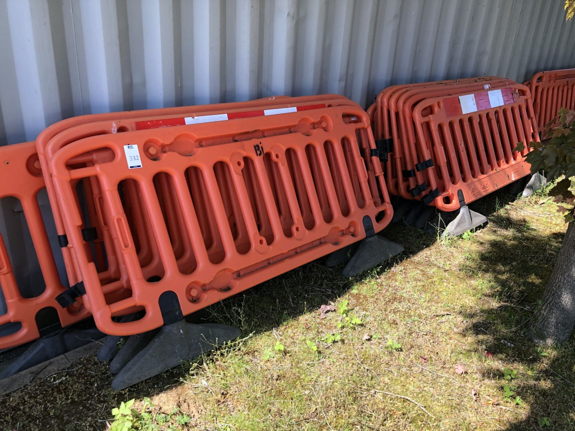 20 Plastic Pedestrian Barriers (Located Northampton – See General Notes for Details)