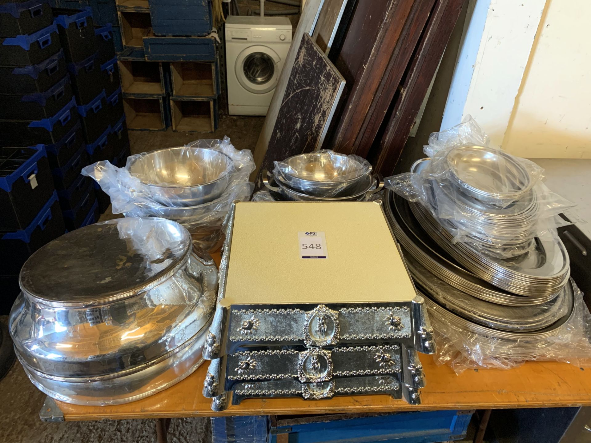 Quantity of Platters, Bowls etc (Located Elstree – See General Notes For Details)