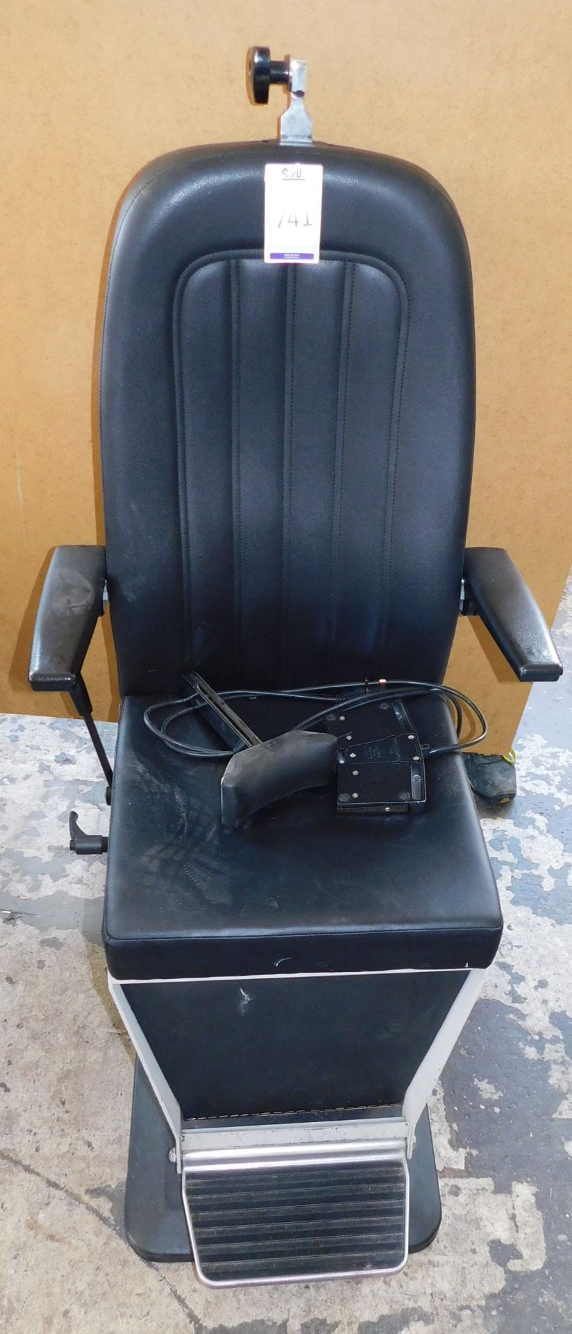 Frastema Electric Leather Patient Chair (Located Stockport – See General Notes for More Details)