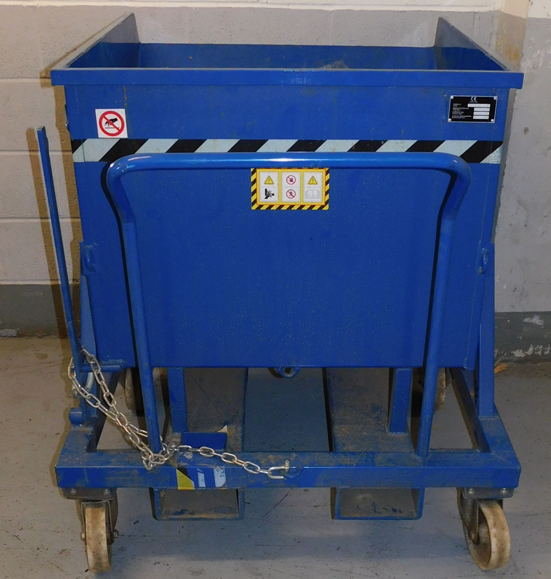 Mobile Fork Mountable Tipping Skip, Model No; LT0450B (2018) (Located Stockport – See General - Image 3 of 4