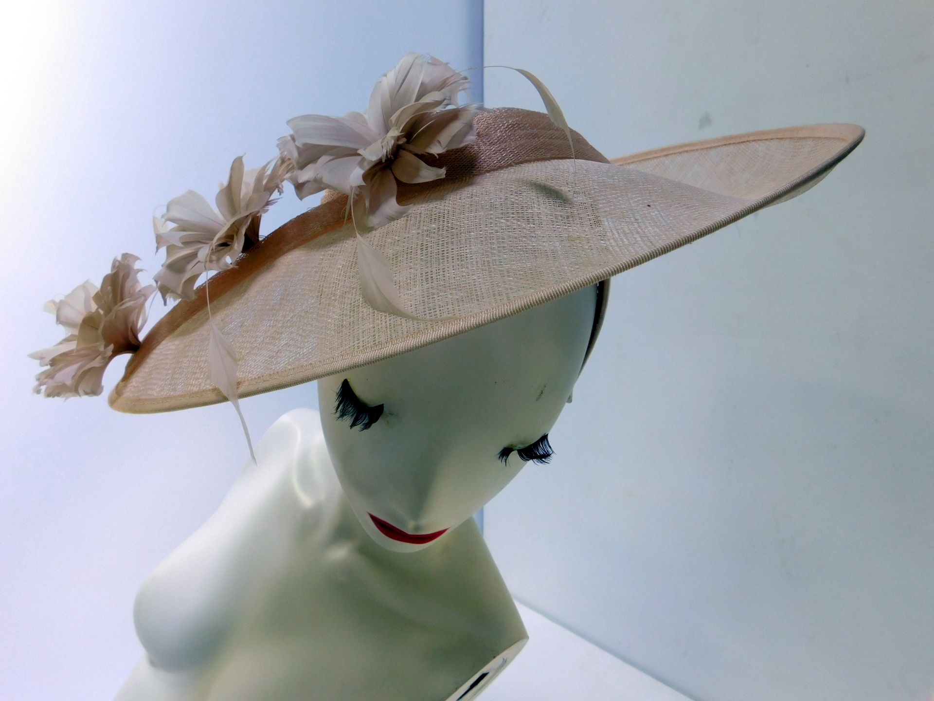 Ispirato Hat, Style: ISE102, Shade: Misty Pearl(Located Brentwood, See General Notes for More