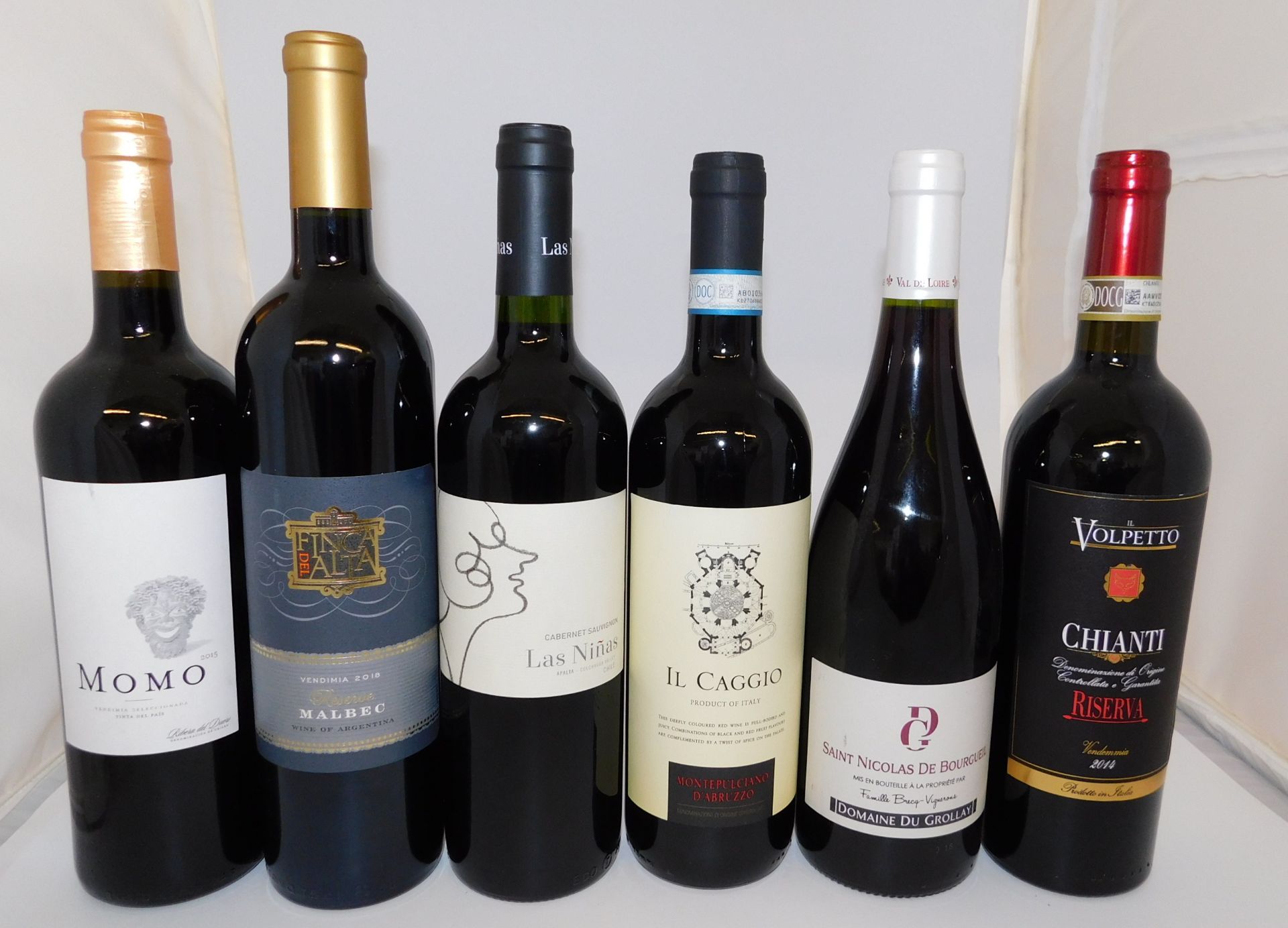 18 Bottles to Include 5 Finca Del Alta Malbec, 75cl, 3 Las Ninas Cabernet Sauvignon, 75cl, 3 Il