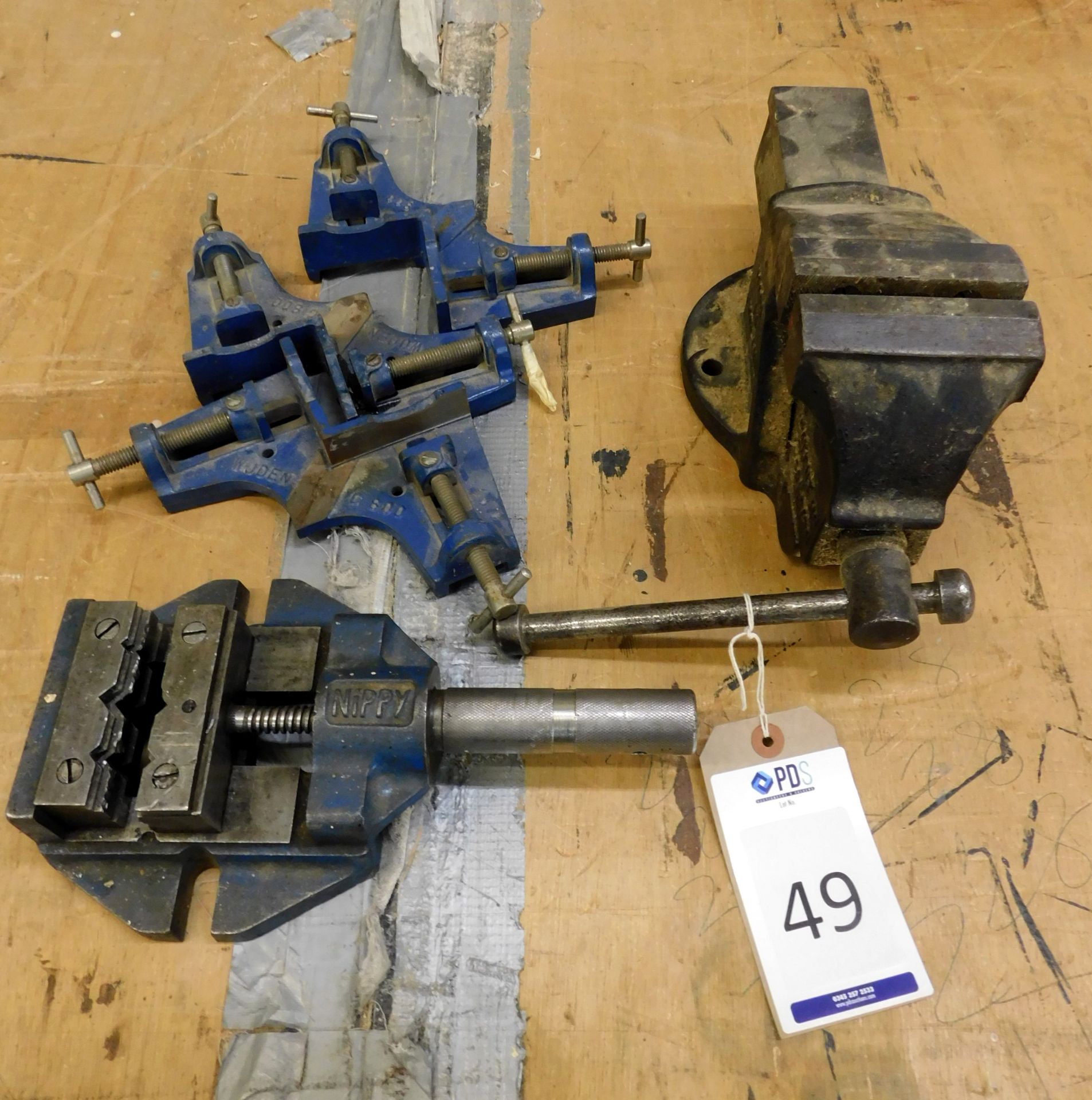 Engineer’s Vice, Nippy Clamp & 3 Woden C800 Corner Clamps (Located Bethnal Green – Please see