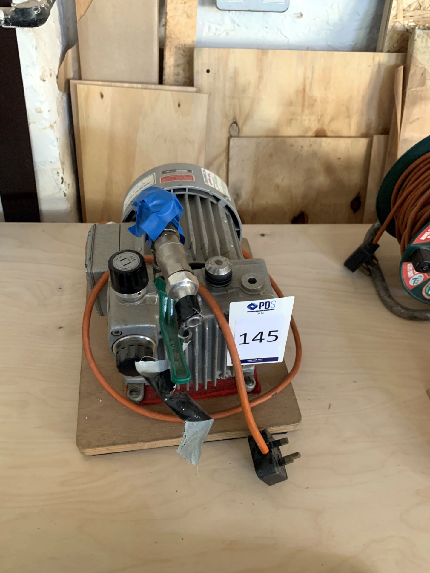 Rietschie TLV6 (01) Vacuum Pump, 240v (Located Bethnal Green – Please see General Notes for More