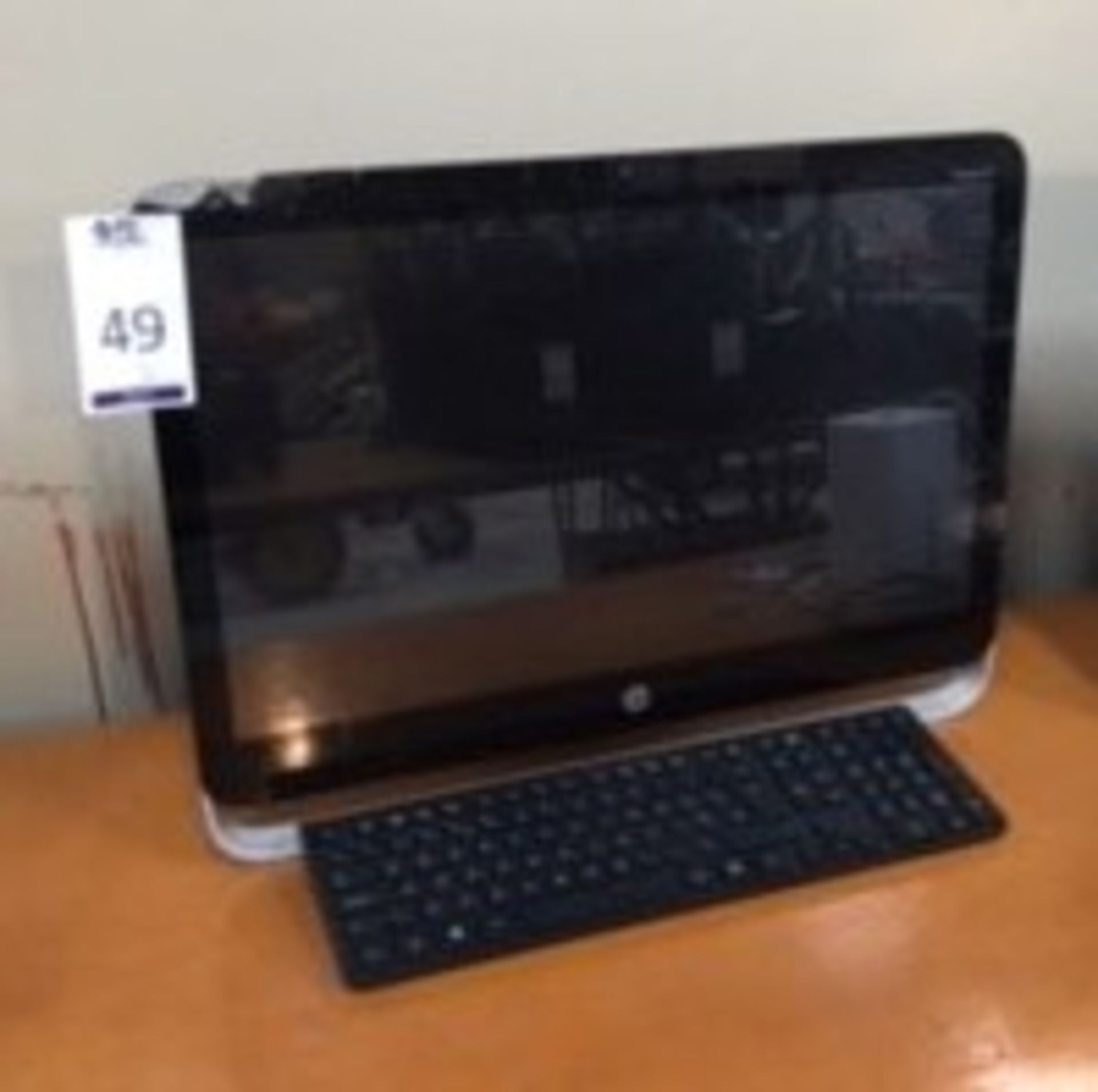 HP Pavillion All-In-One PC, Model 23-P030NA, Serial Number: CZC4271V8B, Cracked & Broken Screen (