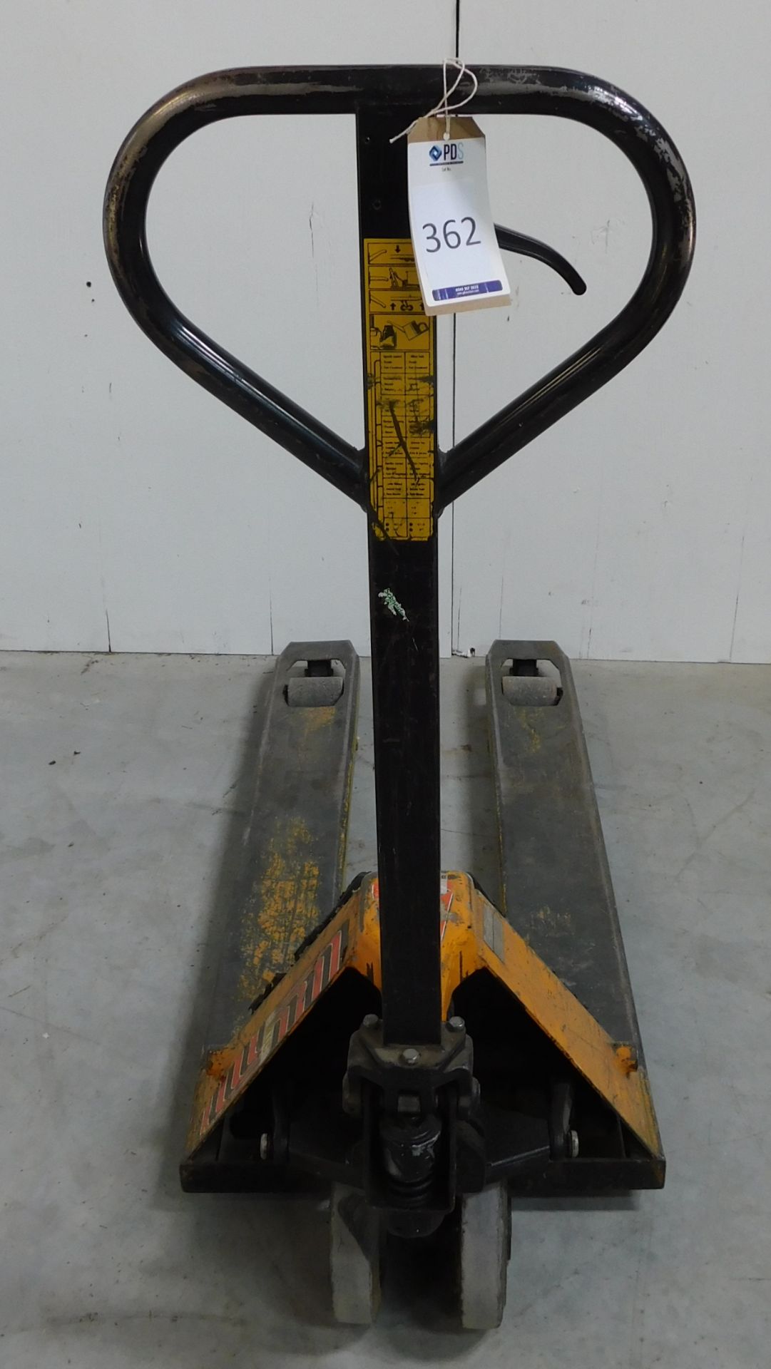 Hand Hydraulic Pallet Truck (2000kg) (Located Brentwood, See General Notes for More Details)