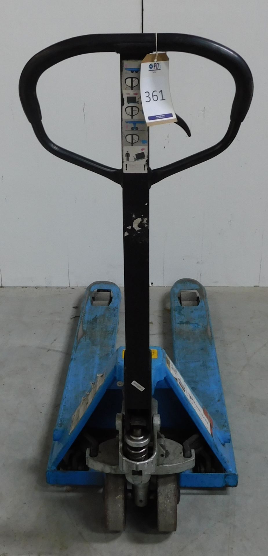 Hand Hydraulic Pallet Truck (2500kg) (Located Brentwood, See General Notes for More Details)