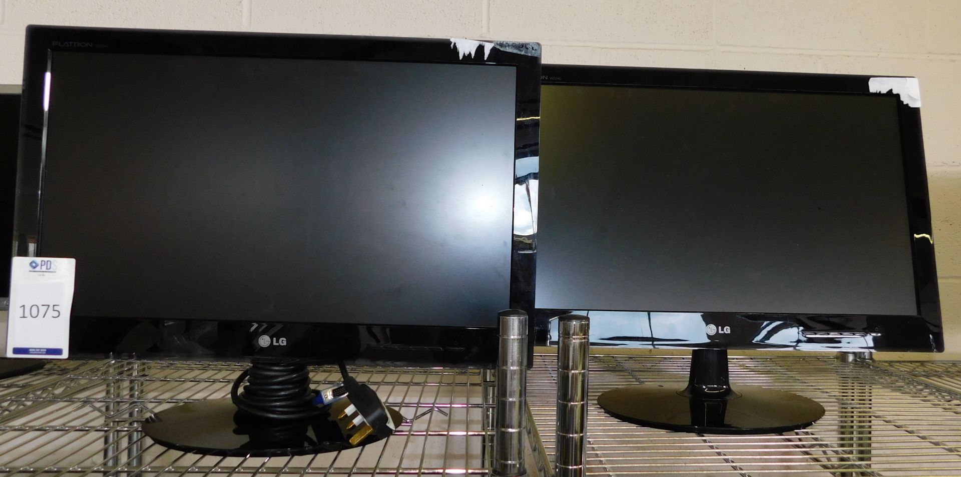 2 LG Monitors (Located Stockport – See General Notes for More Details)