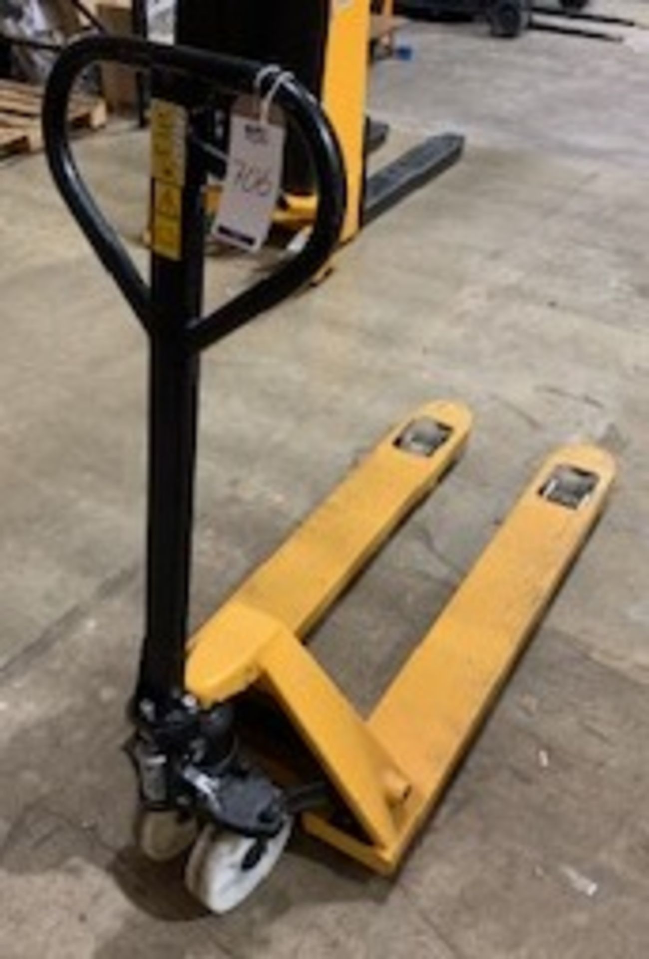 Manual Pallet Truck (Located Towcester, See General Notes for More Details)