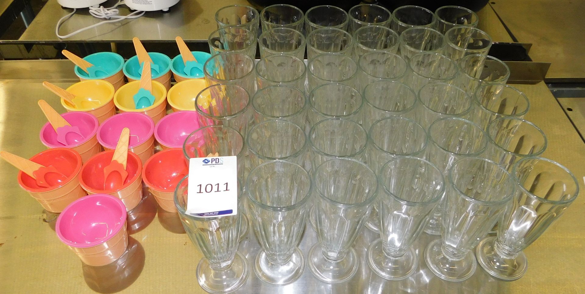 36 Sundae Glasses & 13 Ice Cream Pots (Located Stockport – See General Notes for More Details)