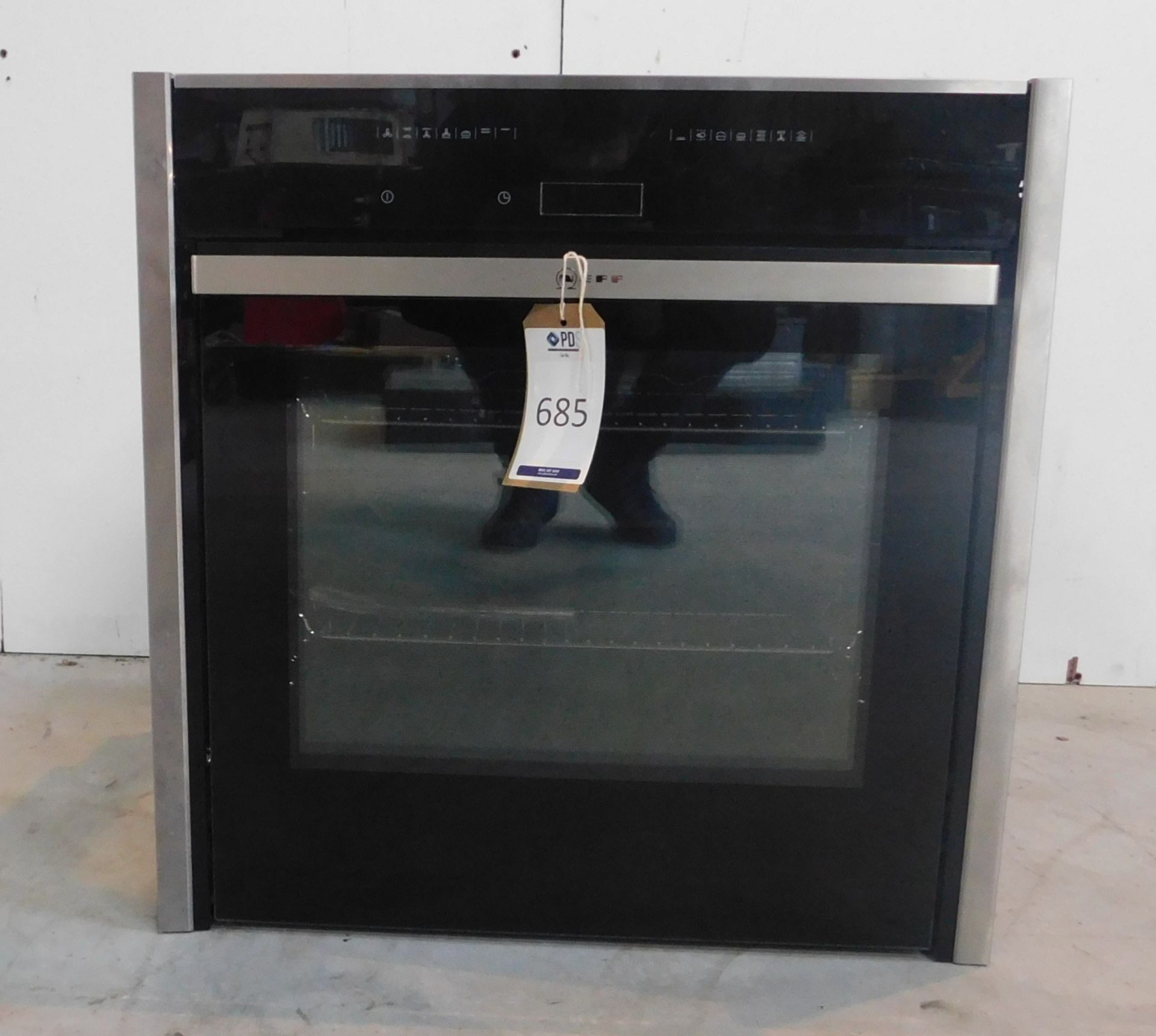 NEFF Model HM11VOC Single Electric Oven (ex-display) (Located Brentwood, See General Notes for