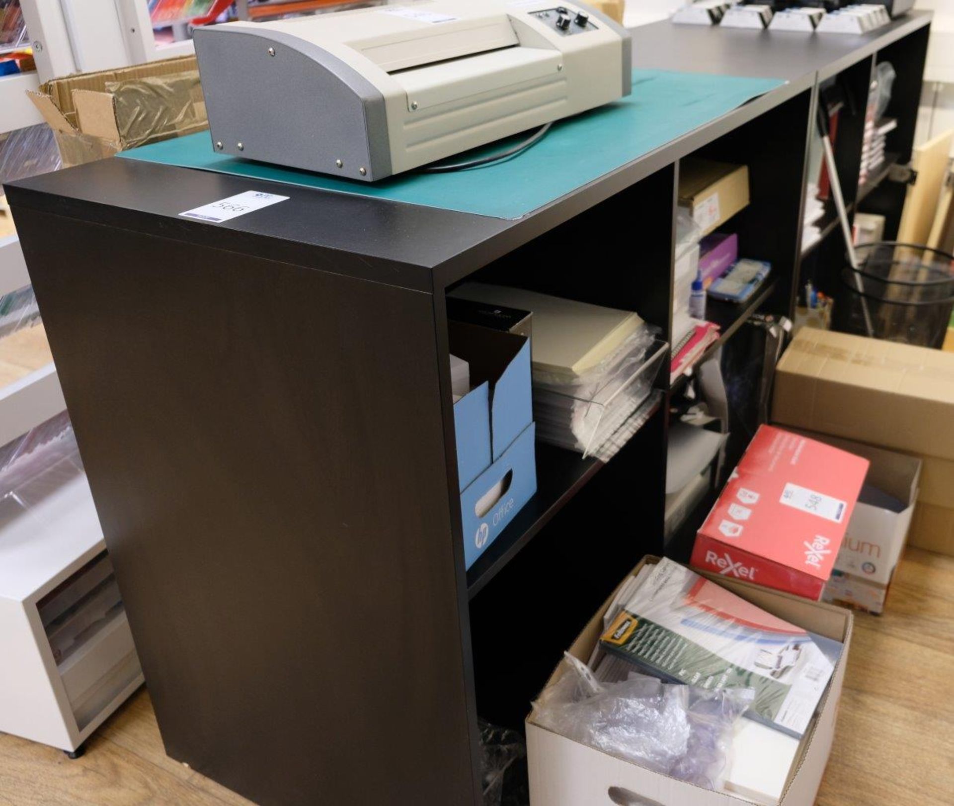 Laminated Counter Unit (Excluding Contents) (Located Daventry, See General Notes for More Details)