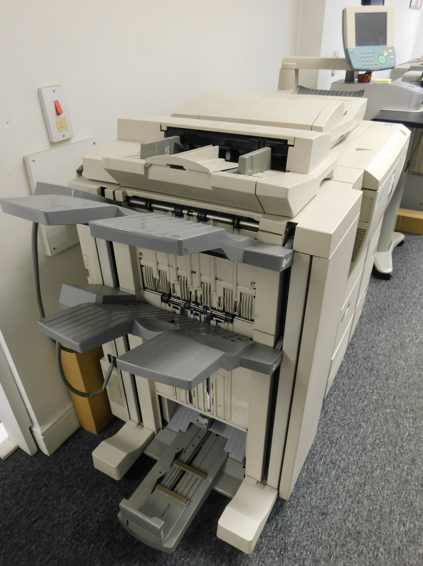 Canon IR105+ Photocopier with M3 Processor (Located Watford - See General Notes for More Details). - Image 2 of 4