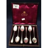 Cased set of Georgian bright cut silver teaspoons. London hallmarks with initial R to the