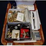 Assorted costume jewellery items, imitation pearls etc. (B.P. 24% incl. VAT)