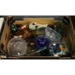 Box of assorted glass, various to include; bowls, tumblers, art glass vases etc. (B.P. 24% incl.