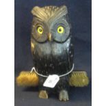 Decorative carved wooden owl hanging clothes brush holder, with glass eyes. (B.P. 24% incl. VAT)