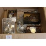 Box of assorted GB and foreign coins, various. (B.P. 21% + VAT)