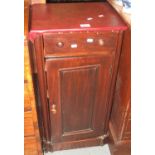 Victorian mahogany bedside pot cupboard with leather covered top, single drawer and panelled