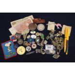 Plastic tray of oddments to include; costume jewellery, 10 shilling bank notes, badges etc. (B.P.