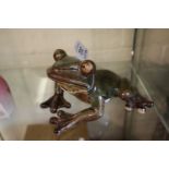 An art pottery study of a green frog. Unmarked. (B.P. 21% + VAT)