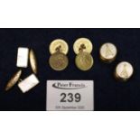 Four Helvetia gold coins dated 1925, 1938 and 1941, now as two pairs of chain linked cuff links. 7.