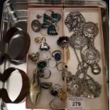 Tin of assorted costume jewellery. (B.P. 21% + VAT)