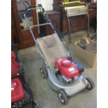 Honda HR216 petrol lawn mower. (B.P. 21% + VAT)