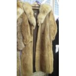 Vintage women's fur coat with fox fur collar. (B.P. 21% + VAT)