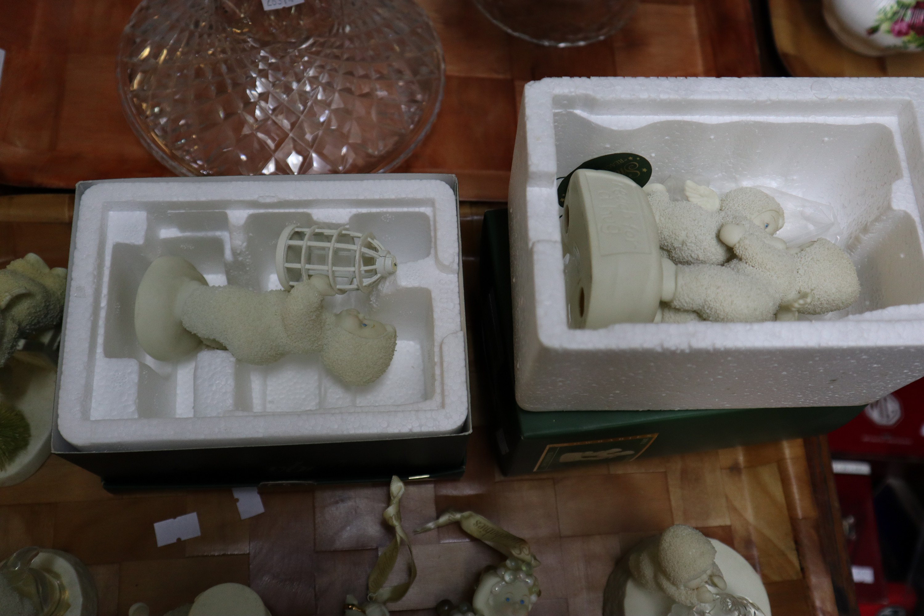 Tray of various Snow babies figurines. (B.P. 21% + VAT) - Image 4 of 4