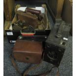 Box containing assorted vintage cameras, various. (B.P. 21% + VAT)