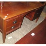 Early 20th Century mahogany twin pedestal desk. (B.P. 21% + VAT)