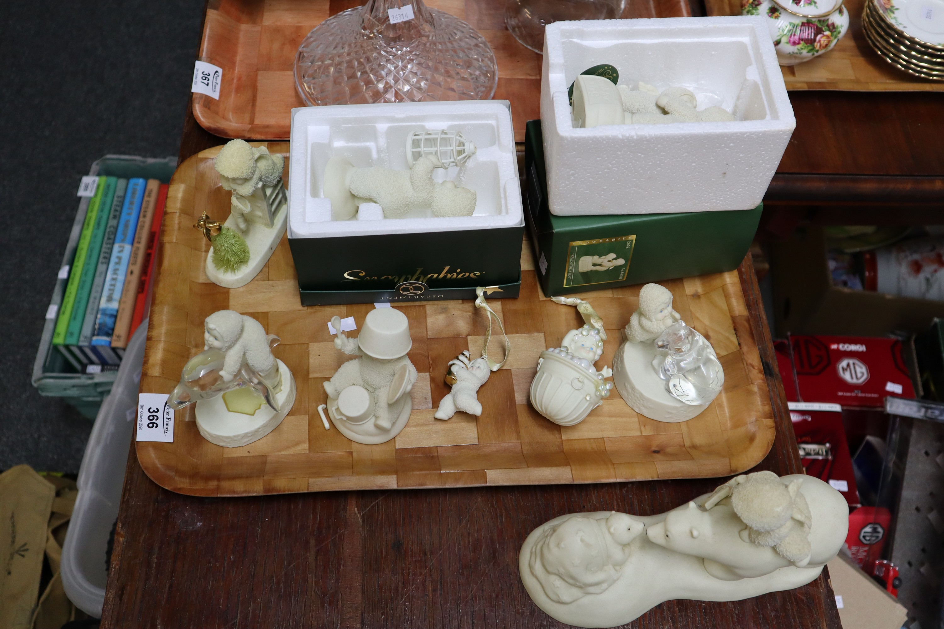 Tray of various Snow babies figurines. (B.P. 21% + VAT) - Image 2 of 4