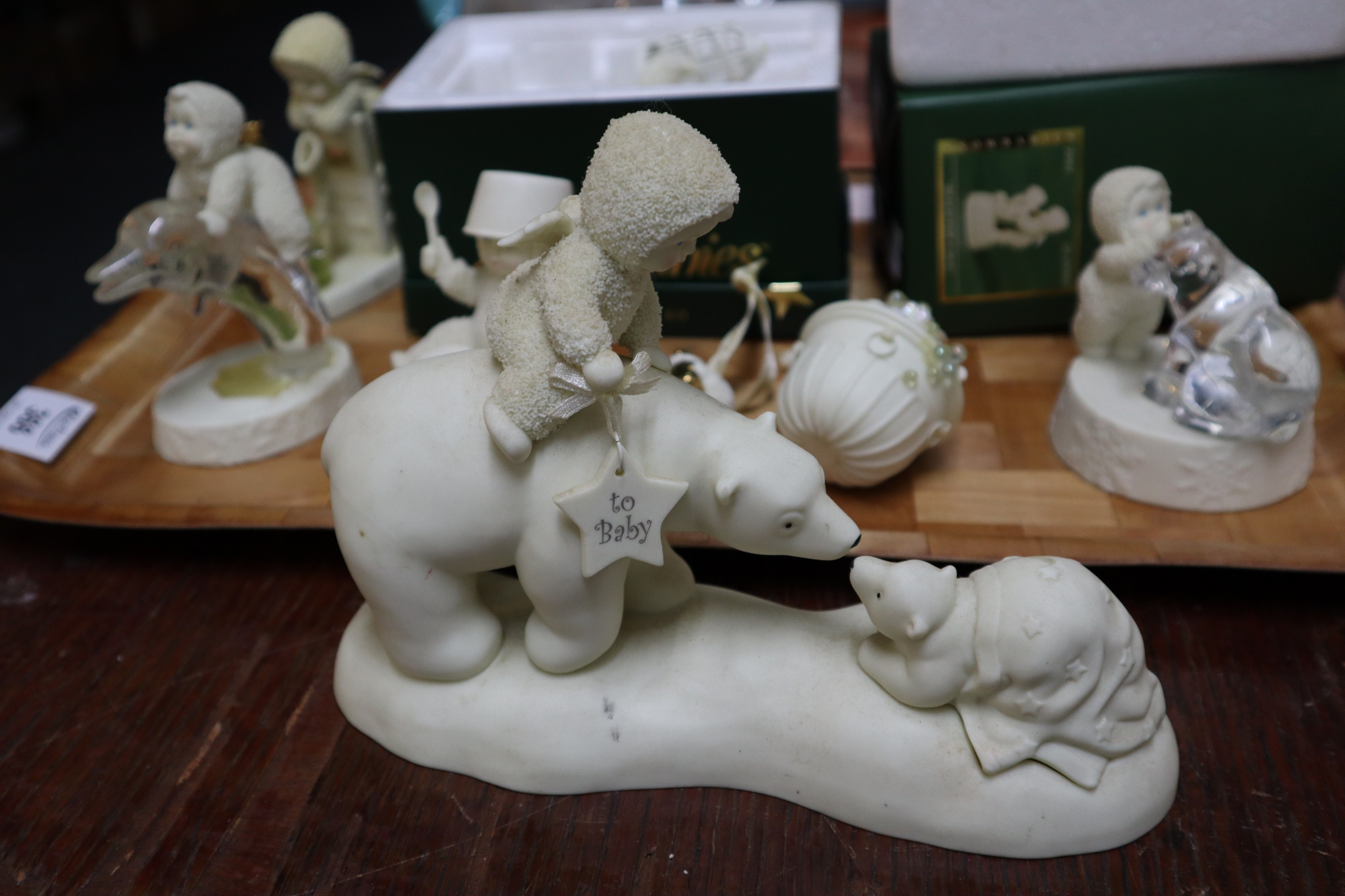 Tray of various Snow babies figurines. (B.P. 21% + VAT) - Image 3 of 4