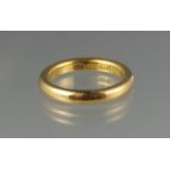22CT GOLD HEAVY WEDDING RING. 3mm approx, Ring size O, weight 8.2g approx. (B.P. 21% + VAT) Full