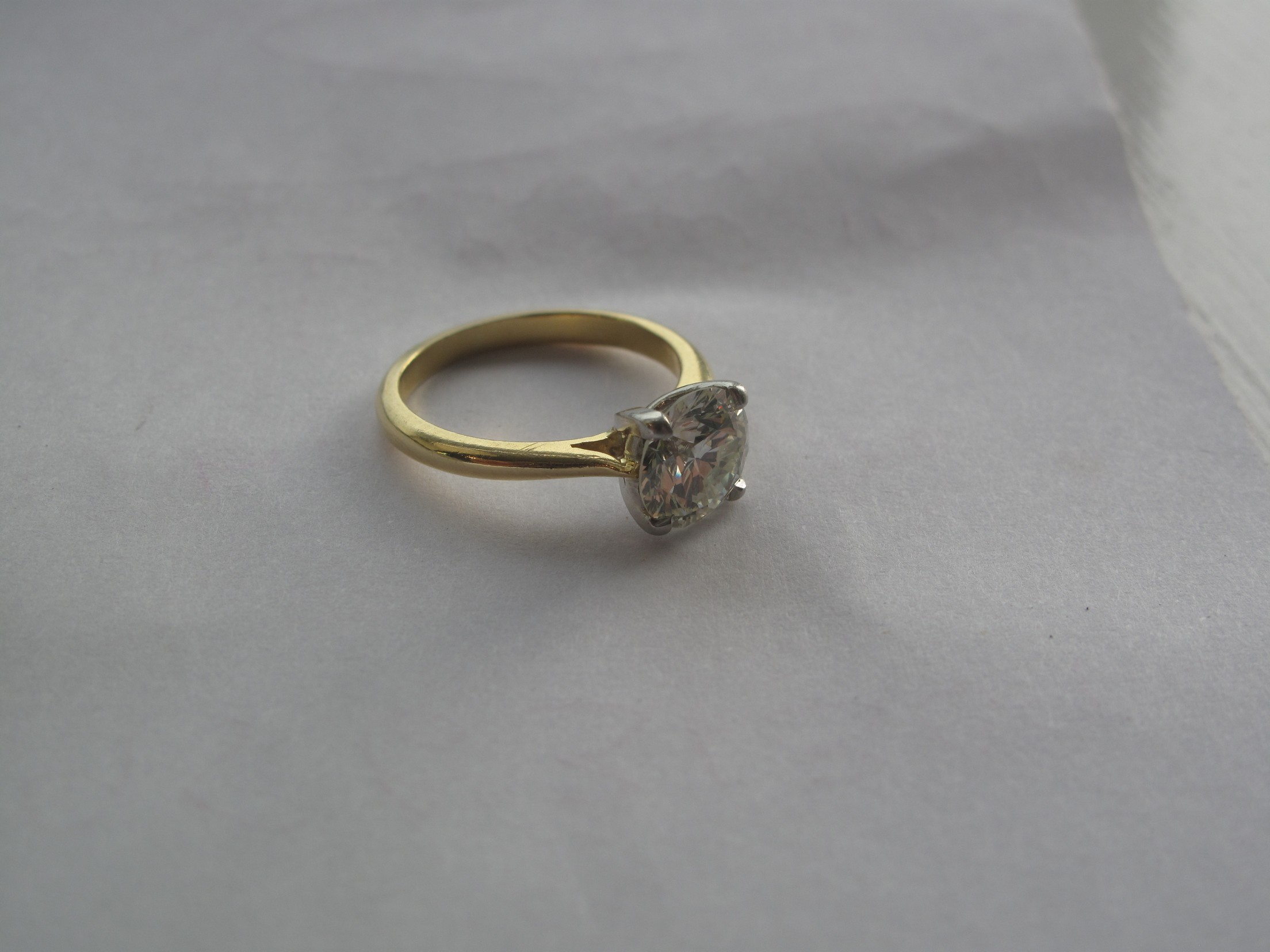 18CT GOLD 2.50CT DIAMOND SOLITAIRE RING. The brilliant cut diamond in four claw setting. Together - Image 15 of 16