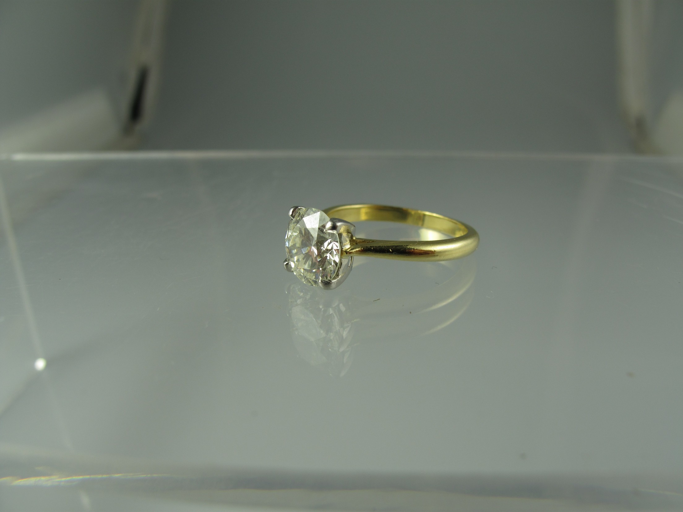18CT GOLD 2.50CT DIAMOND SOLITAIRE RING. The brilliant cut diamond in four claw setting. Together - Image 2 of 16