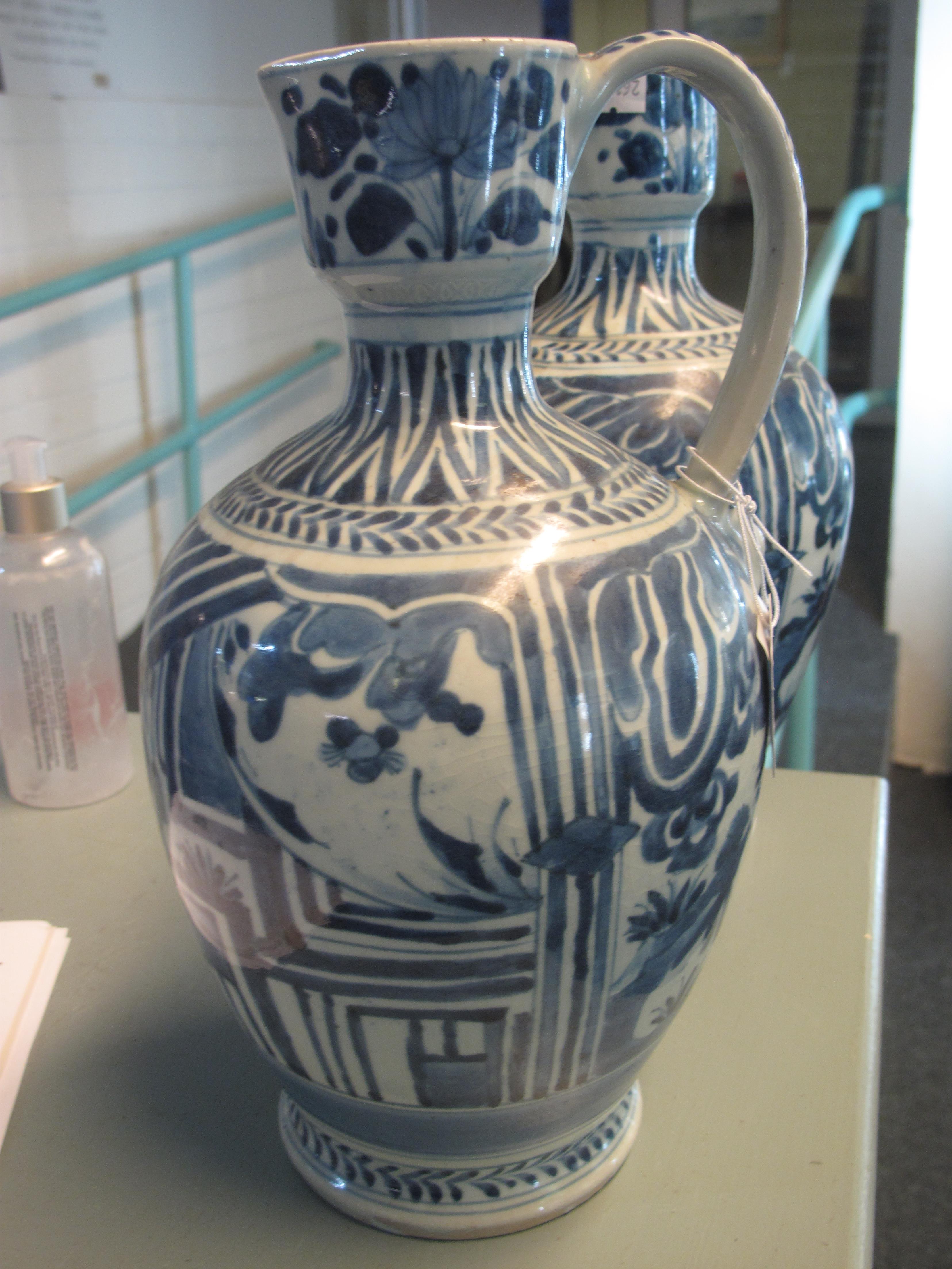 Two similar Japanese Arita porcelain baluster shaped wine jugs with loop handles, overall - Image 4 of 7