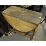 Early 20th Century oak gate legged table. (B.P. 21% + VAT)