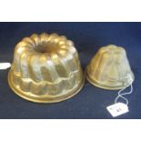 Two copper finish vintage jelly moulds. (2) (B.P. 21% + VAT)