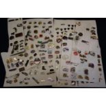 Large collection of automotive pin badges, cars, buses, lorries, cranes, advertising badges etc. (