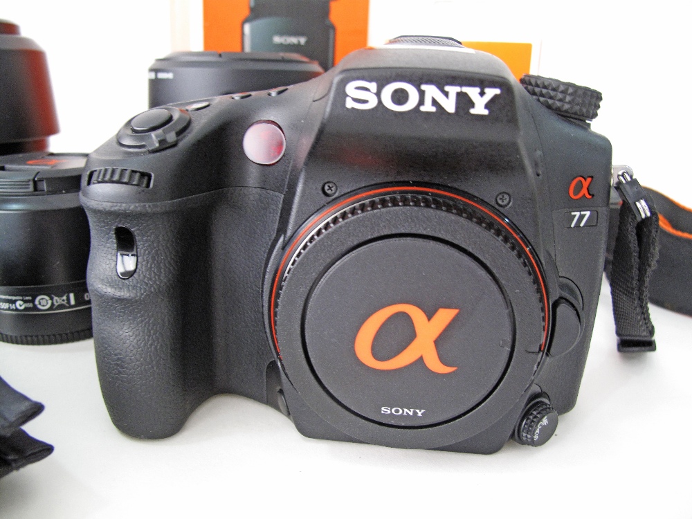 A Sony Alpha SLT-A77 Digital Camera Body together with a Sony 11-18mm F/4.5-5.6 DT Alpha Mount - Image 3 of 7